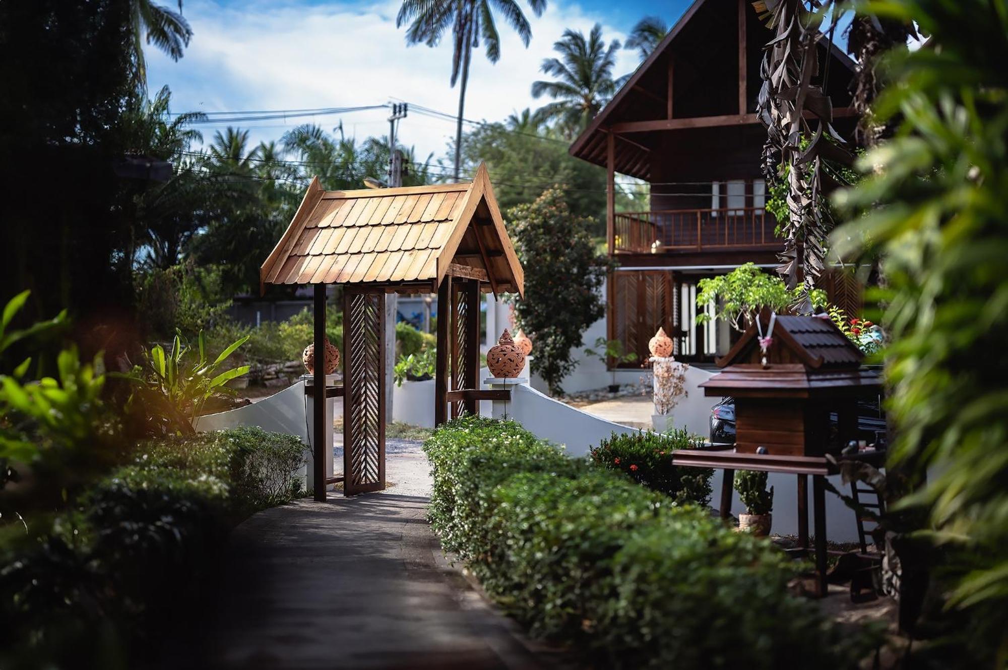 Leeloo Paradise Khanom Buitenkant foto